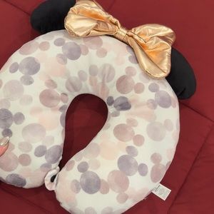 Minnie neck pillow